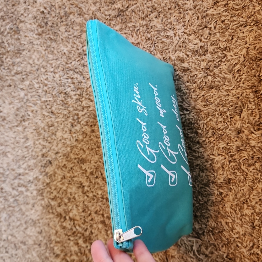 Urban Skin Rx Cosmetic Bag - Picture 4 of 5
